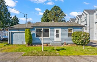 Rare 2 bedroom 1 bath HOUSE by Columbia River Marina!