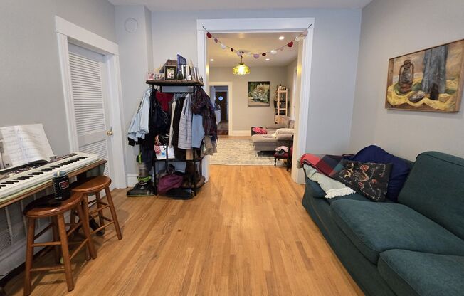 2118 W. Fletcher Street
