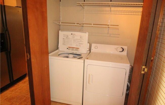 1 bed, 1 bath, $1,350, Unit #2054