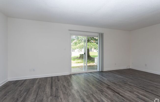3 beds, 2 baths, 990 sqft, $1,200, Unit 06D