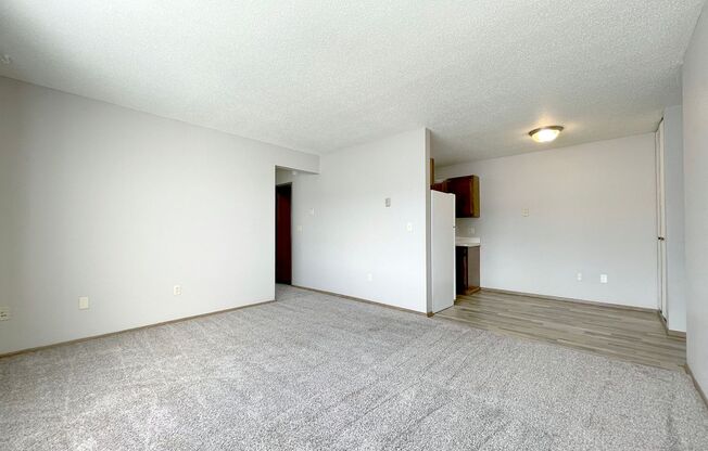 2 beds, 1 bath, 620 sqft, $815, Unit 525-1