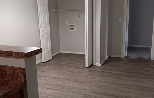 2 beds, 2 baths, 1,001 sqft, $995, Unit 4266 Apt 10