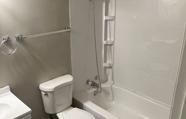 1 bed, 1 bath, 552 sqft, $775, Unit DB1-2