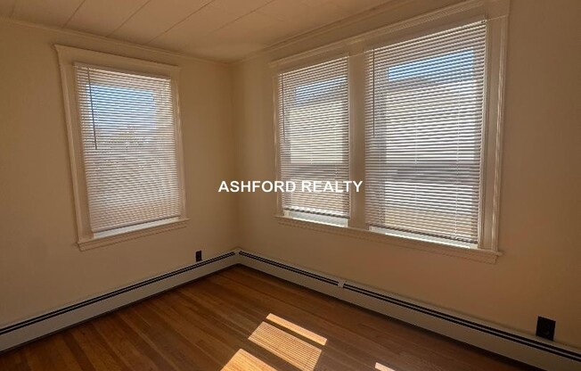 129 TEMPLETON PKWY