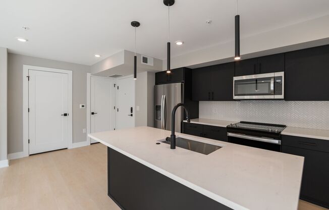 1 bed, 1 bath, 683 sqft, $1,725, Unit 502