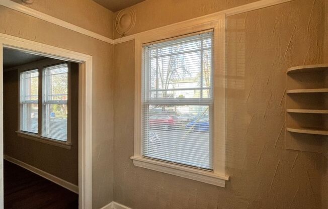 2 beds, 1 bath, $1,645, Unit 001