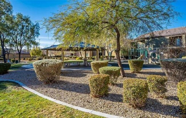 3 beds, 2 baths, $1,590, Unit # 2142