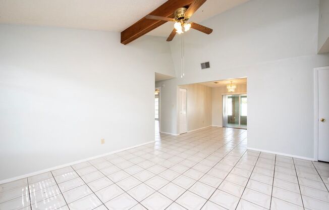 Cute 4/2 House In Buenaventura Lakes for Rent