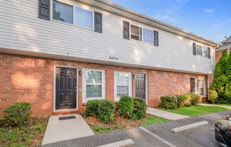 2 bedroom 1.5 bathroom townhouse