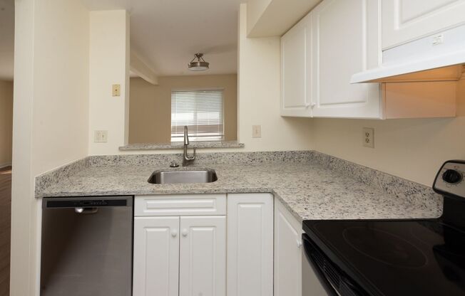 2 beds, 1.5 baths, 1,308 sqft, $2,895, Unit 8D