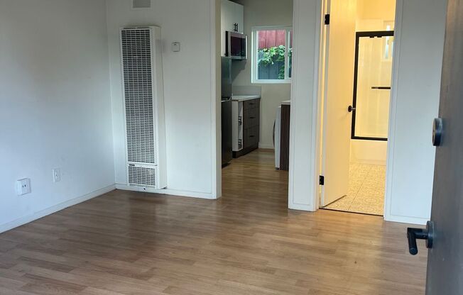 Studio, 1 bath, 290 sqft, $1,830