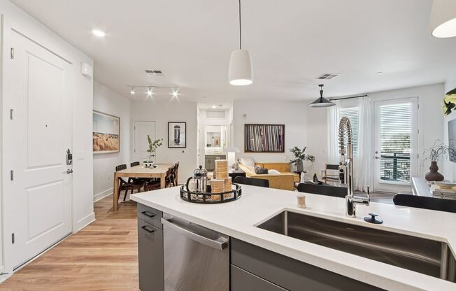 1 bed, 1 bath, 838 sqft, $1,749, Unit 524