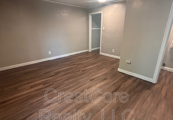 839 LEON PL