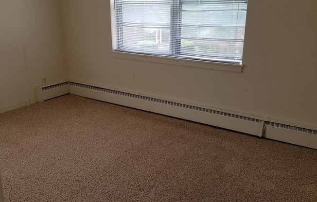 2 beds, 1 bath, 695 sqft, $725, Unit 1500-319