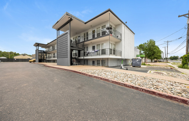 Welcome to 2130 E Boulder St — Comfortable Living in Central Colorado Springs!