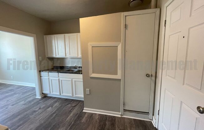 Studio, 1 bath, 450 sqft, $650, Unit 306