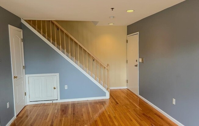 2 beds, 1.5 baths, 1,028 sqft, $2,450, Unit H305