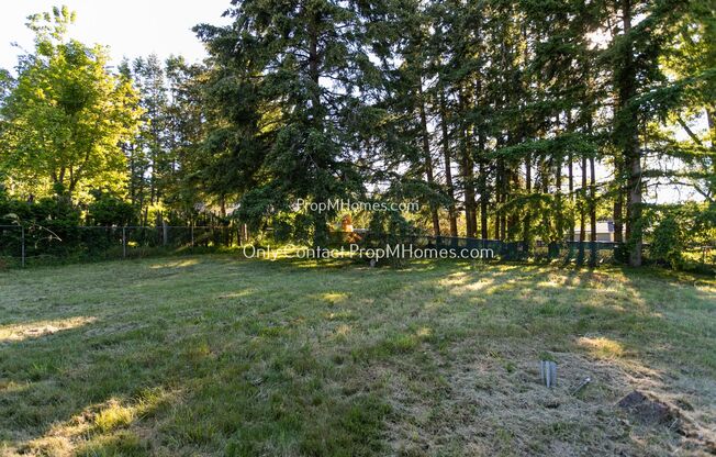 Awesome Home In Oregon City! Outstanding Green Space! Plus Bonus Room!