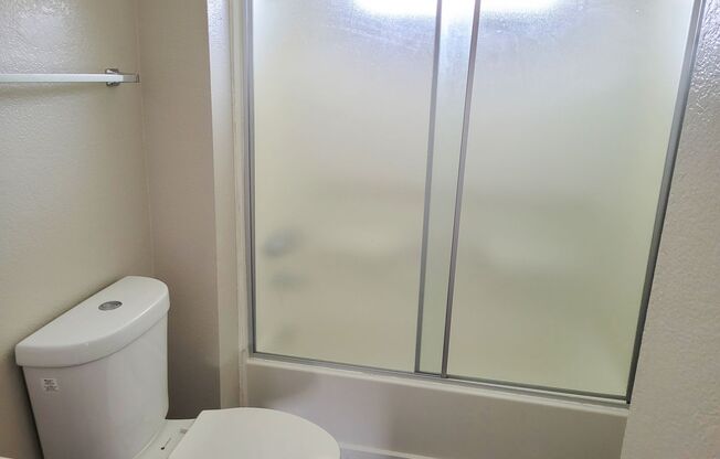 1 bed, 1 bath, 575 sqft, $1,175, Unit 47