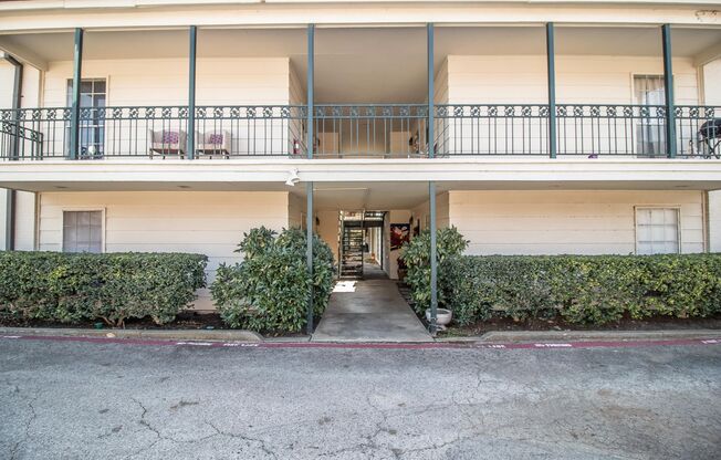 Bryce House Apartments Located in the Cultural District!