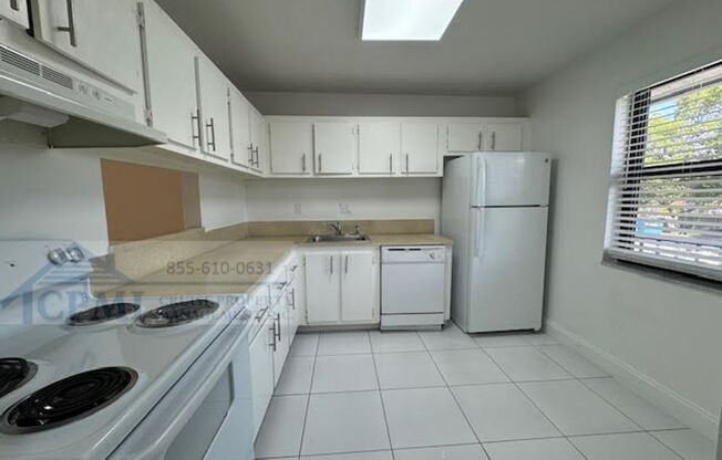 2 beds, 2 baths, 986 sqft, $2,350, Unit V218