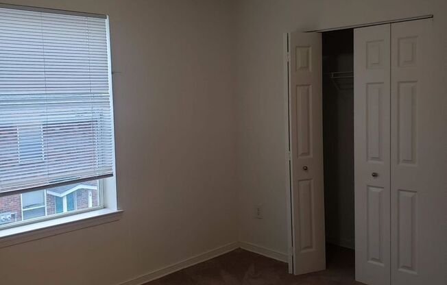 2 beds, 1 bath, $1,200