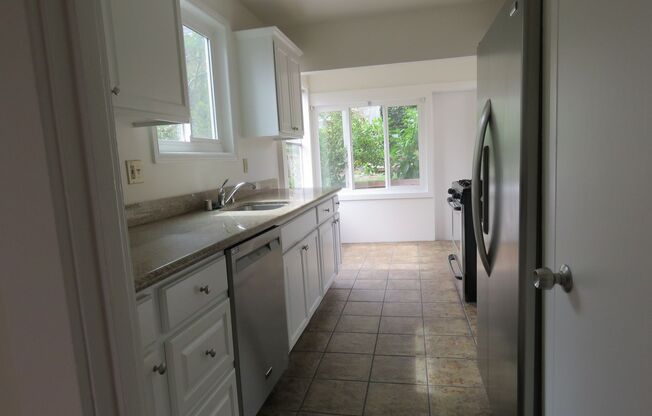 2 beds, 1 bath, $5,600