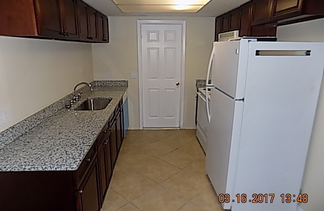 3 beds, 2 baths, $1,650