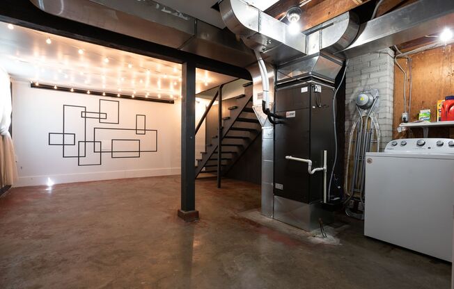 3241 - 3243 NW Market