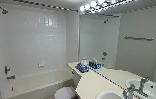 Studio, 1 bath, $1,400, Unit 405