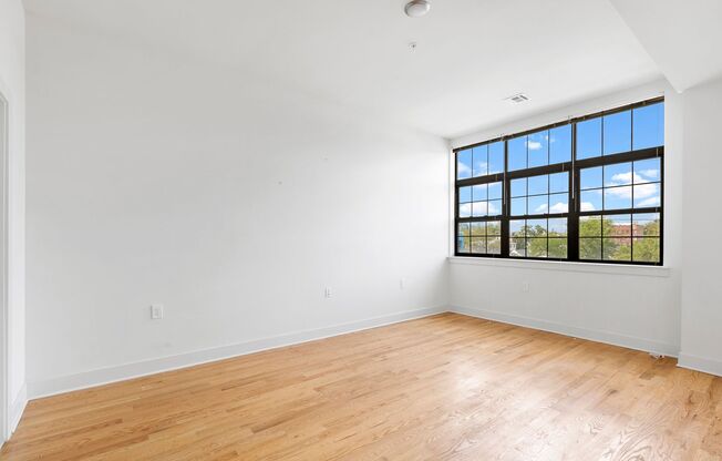 1 bed, 2 baths, 943 sqft, $3,025, Unit 4T