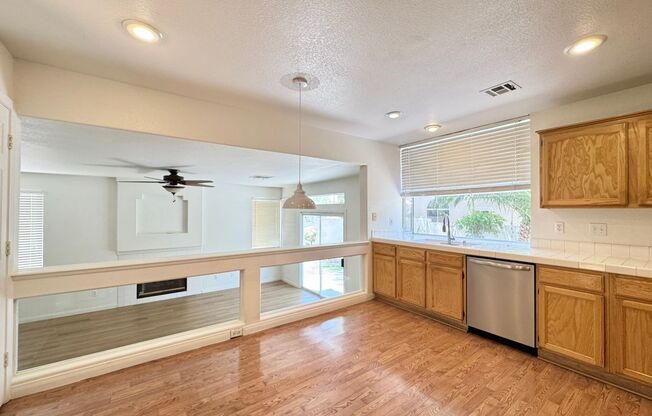 2205 Stone Pine Ct / Summerlin 2 Story Home - 4 Bed & 4 Bath House, 3 Car Garage (Large Lot)