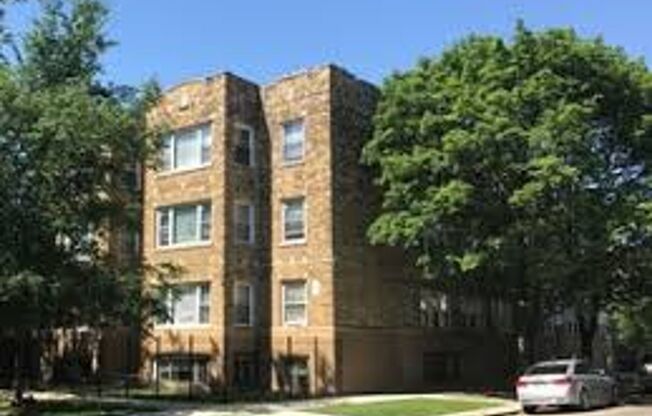 6200 S Albany Ave. Chicago IL