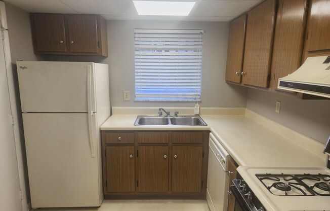 1 bed, 1 bath, 832 sqft, $1,219, Unit WG2-109