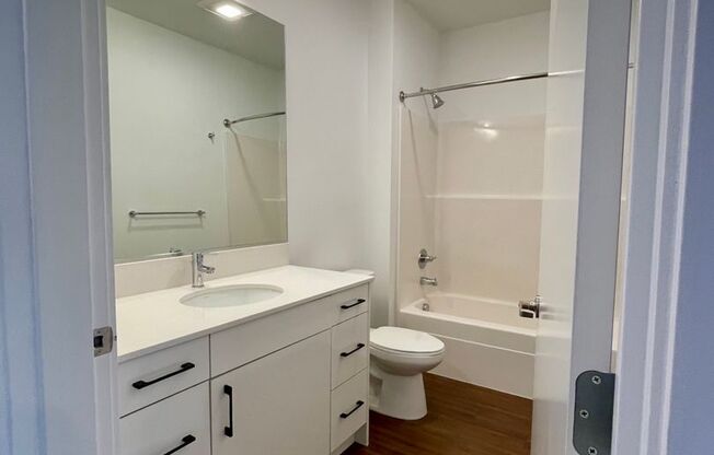 1 bed, 1 bath, 585 sqft, $2,275, Unit 617