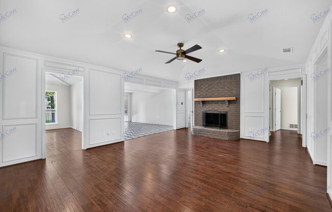 3505 LARKIN LN