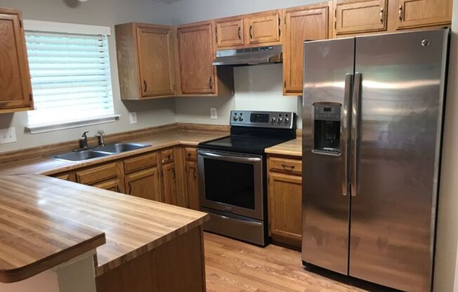 3 beds, 2 baths, $1,650