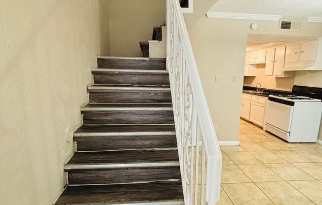 1 bed, 1 bath, 725 sqft, $1,300, Unit 1002