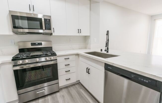 1 bed, 1 bath, 706 sqft, $2,798, Unit 322