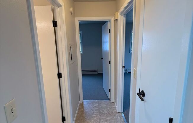 2 beds, 1 bath, 1,000 sqft, $795, Unit 4