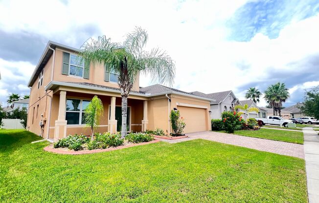 Stunning 2-Story 5 Bedroom and 3.5 Bath Home in Orlando! 2 Car Garage! GREAT LOCATION! Ready to Move In Sept. 26!