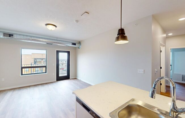 2 beds, 1 bath, 1,096 sqft, $1,445, Unit 2731-2421