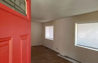 2 beds, 1 bath, $2,300