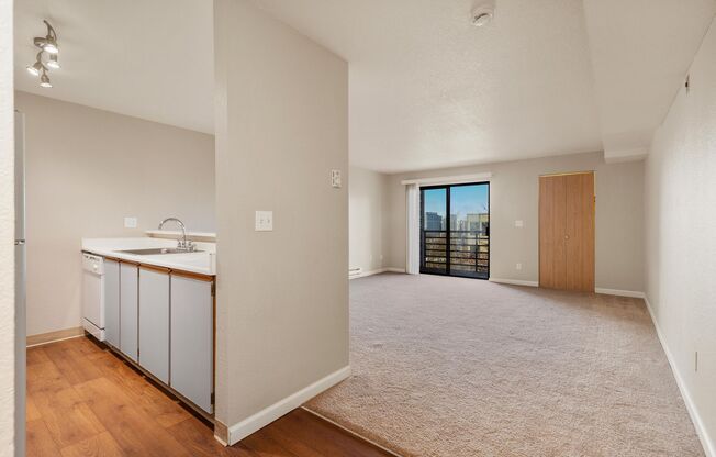 Studio, 1 bath, 504 sqft, $1,591, Unit 303