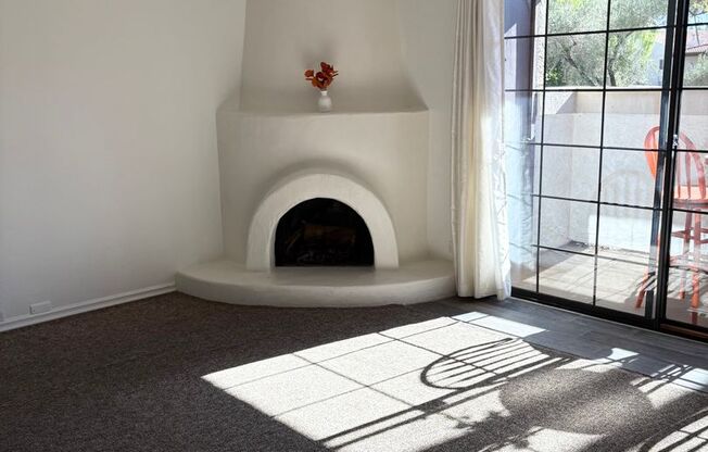 **BEAUTIFUL PRIVATE 2 BEDROOM/2 BATHROOM GATED CONDO IN PHOENIX (16TH ST & MORTON)** **MOVE IN SPECIAL: 50% OFF RENT FOR FIRST TWO MONTHS**