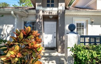 Cozy 2/2 Town Home in Meadow Woods! Available Now!