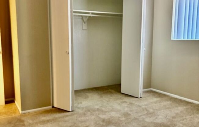 2 beds, 1 bath, 830 sqft, $1,349, Unit 140