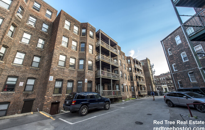 1137 COMMONWEALTH AVE