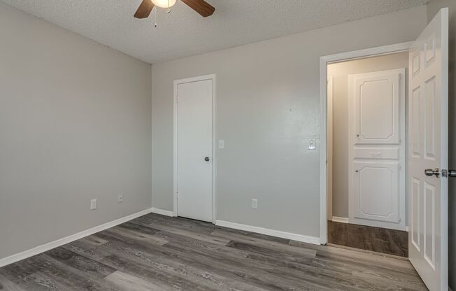 2 beds, 1 bath, 800 sqft, $980, Unit 5901-201
