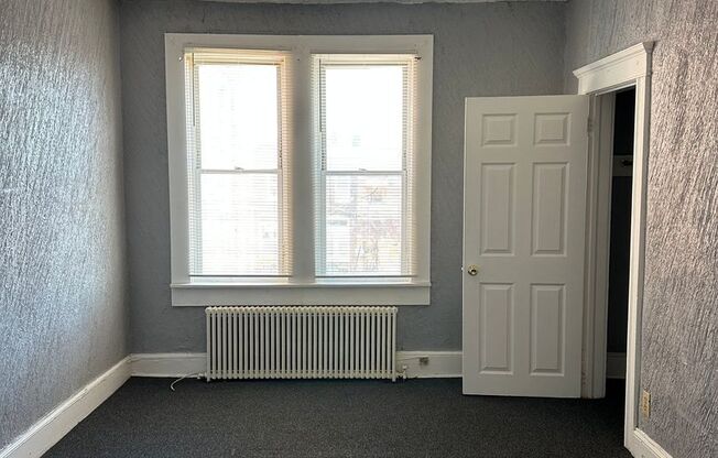 3 beds, 1 bath, $1,325